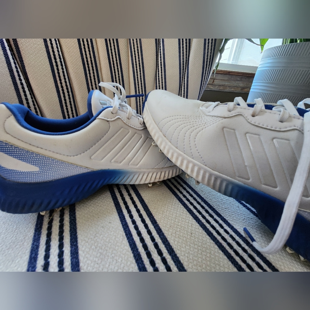 Golf shoes
